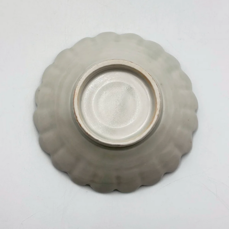 Gray-blue celadon Chrysanthemum 4-inch bowl