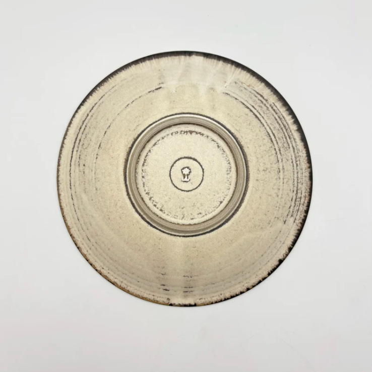 Hana Shinogi Plate, Medium, White