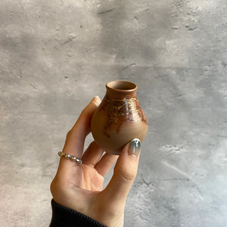 Seaweed-Glazed Vase