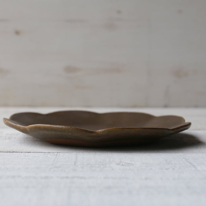 Rust glaze rimmed flower plate, medium