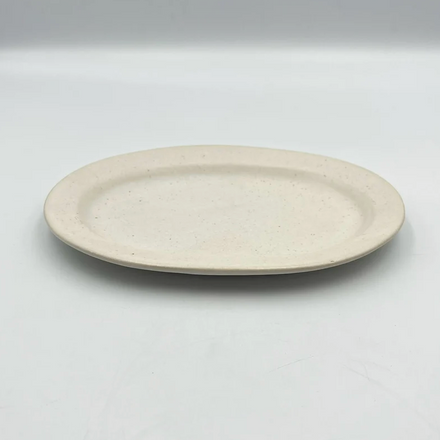 Oval Plate M, White No.1 — Okinawa. Handmade Okinawa ware from Japan.