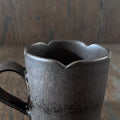 窯変黒釉輪花筒マグ