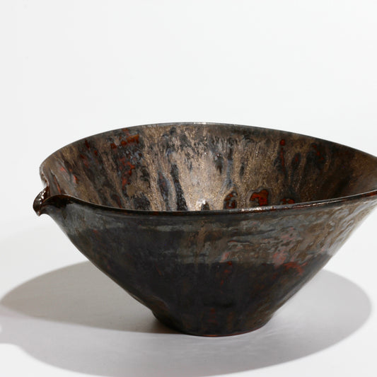 Okibi Lipped Pouring Bowl No.2. Handmade Kyoto ware from Japan.