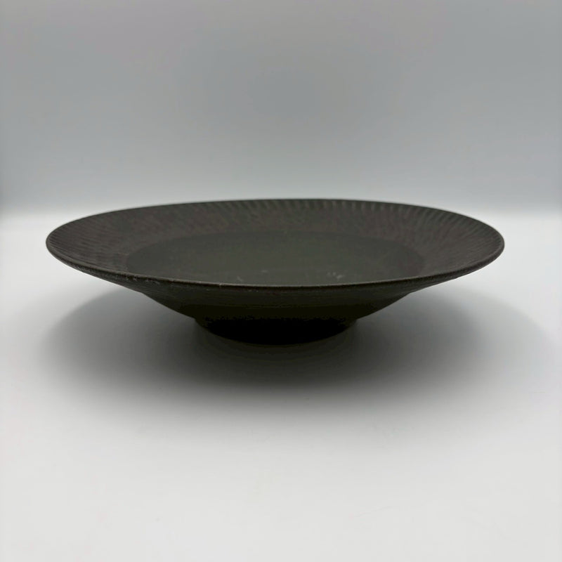 Shinogi Rim Plate, Large, Black