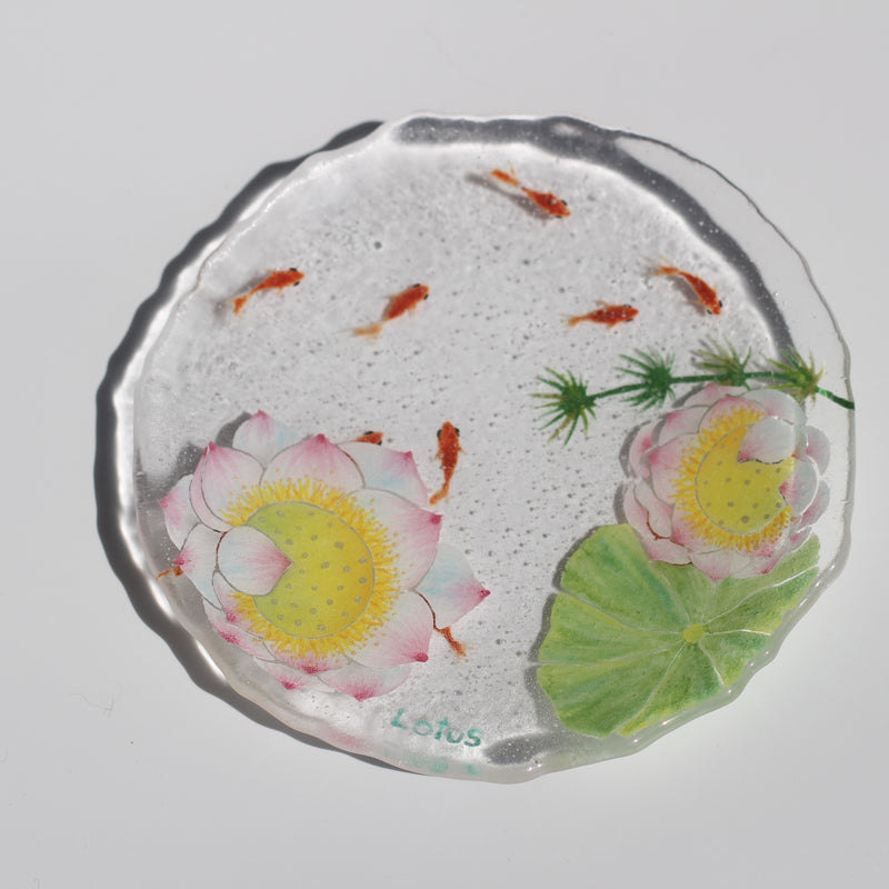 蓮金魚硝子丸皿 Lotus and Goldfish in Still Water