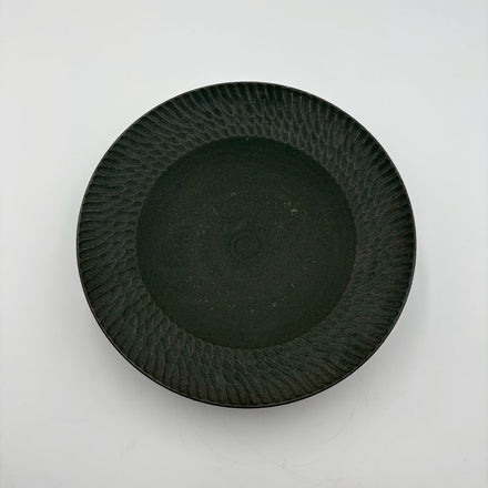 Shinogi Rim Plate, Large, Black
