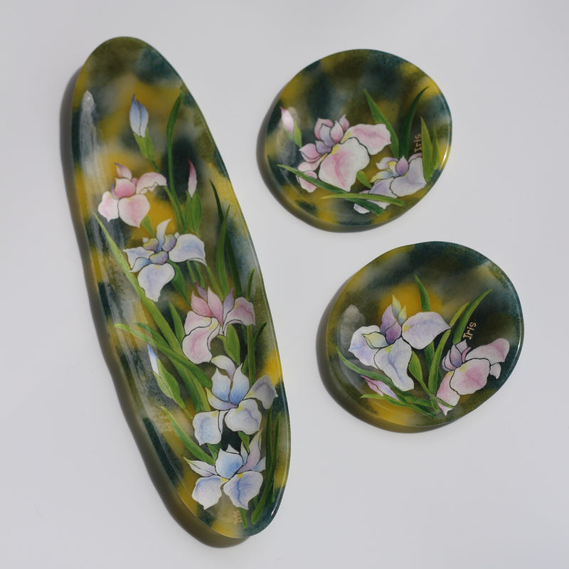 花菖蒲長皿、豆皿付　Japanese Iris Garden with Two Small Plates