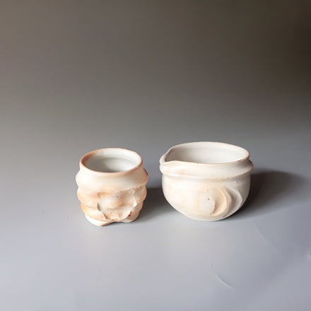 White Bizen Sake Set, Tokkuri and Guinomi. Handmade Bizen ware from Japan.