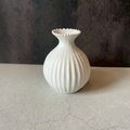 Vase D White