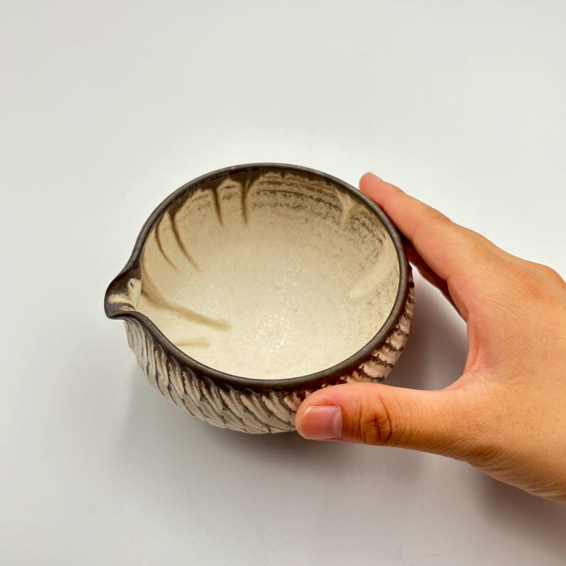 Shinogi Katakuchi (Spouted Bowl) - White