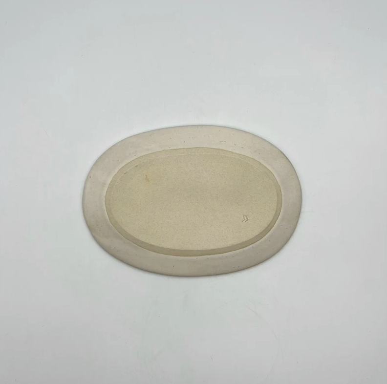 Oval Plate M, White No.2 — Okinawa, shipped worldwide from Kyoto