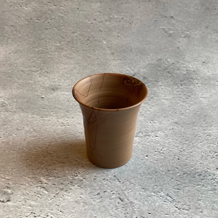 Seaweed pattern teacup - vermilion