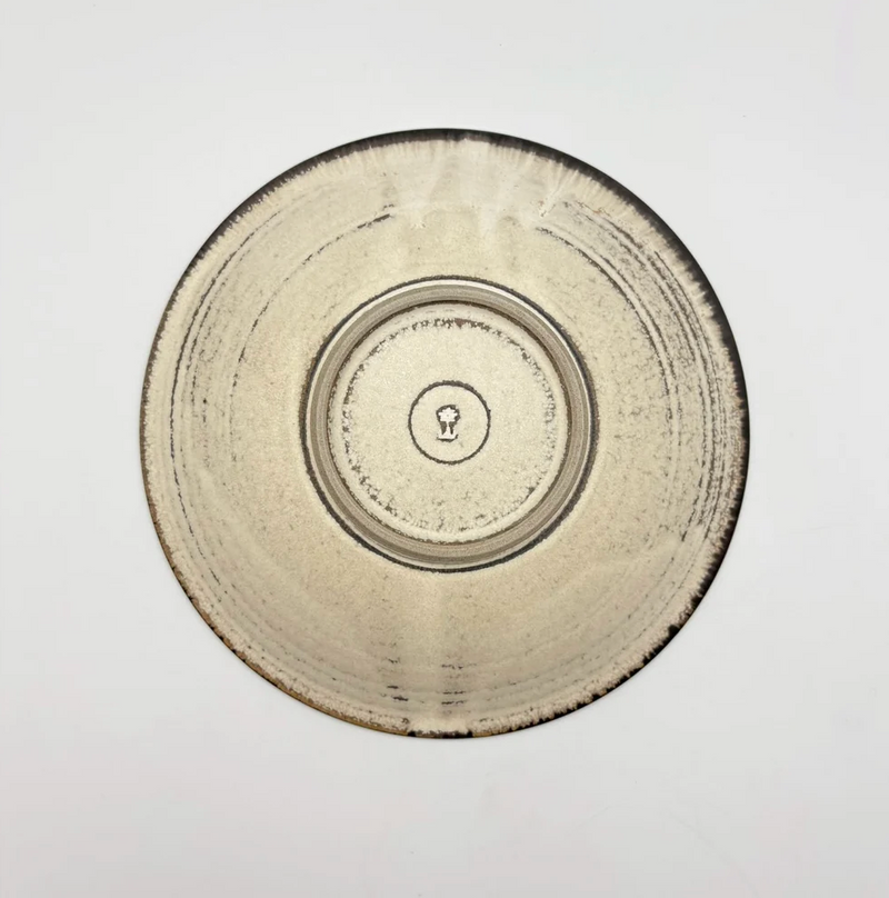 Hana Shinogi Plate, Medium, White