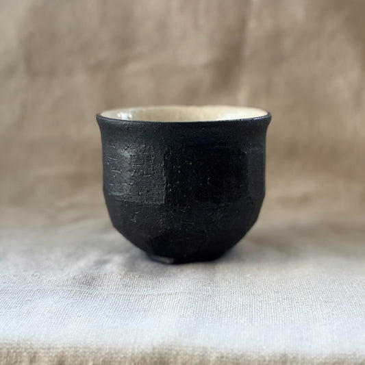 黑白之間 切面多用杯。宮崎的手工茶器。