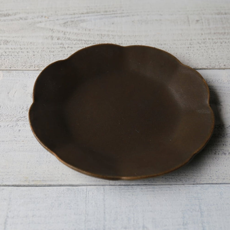 Rust glaze rimmed flower plate, medium
