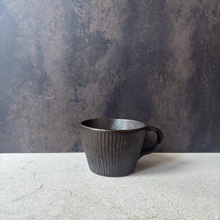 Black matte shinogi-patterned mug