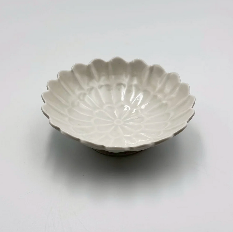 Gray-blue celadon Chrysanthemum 4-inch bowl