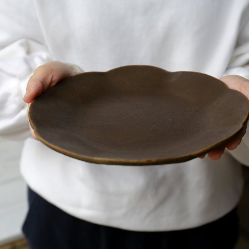 Rust glaze rimmed flower plate, medium