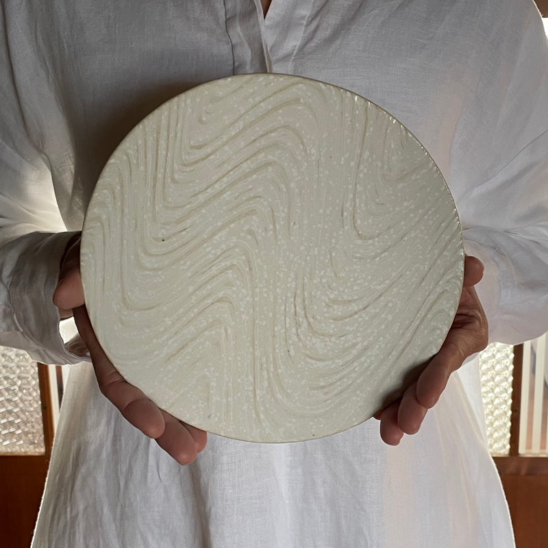 Gengetsu White Wave Flat Plate, Gift Boxed — Seto, shipped worldwide from Kyoto