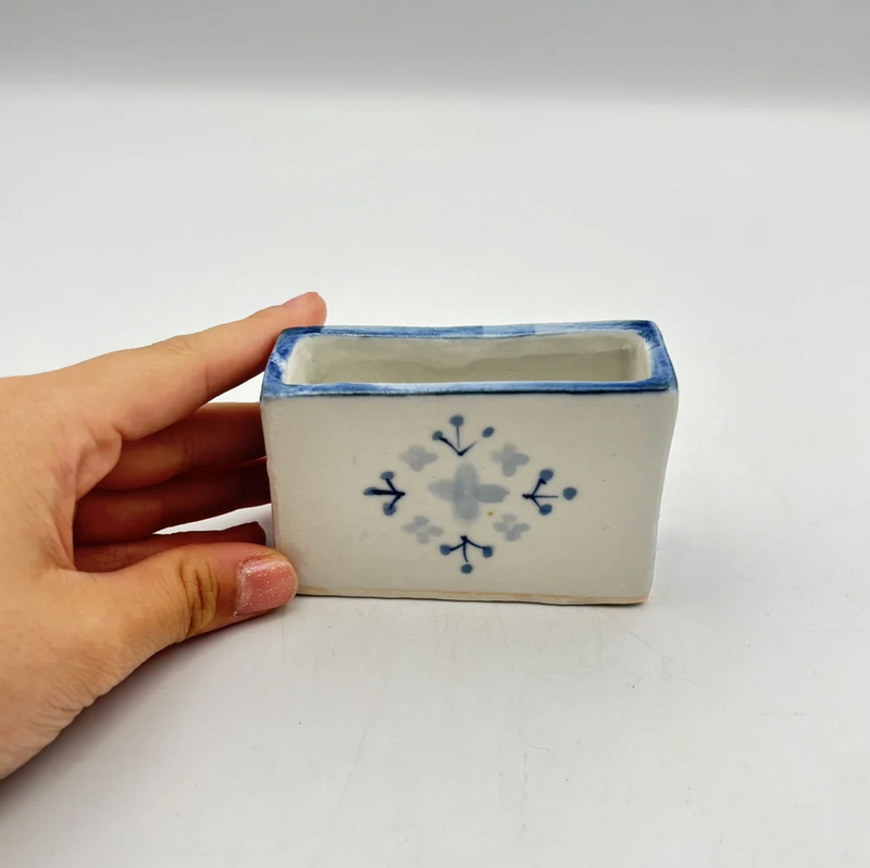 Sometsuke Small Floral Pattern Vase