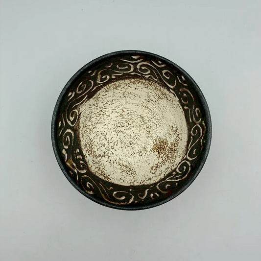 Suzu-Gesho Rice Bowl No.1 — Okinawa. Handmade Okinawa ware from Japan.