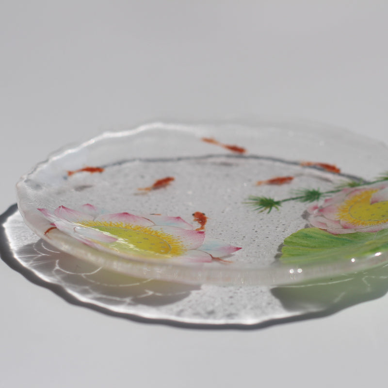 蓮金魚硝子丸皿 Lotus and Goldfish in Still Water