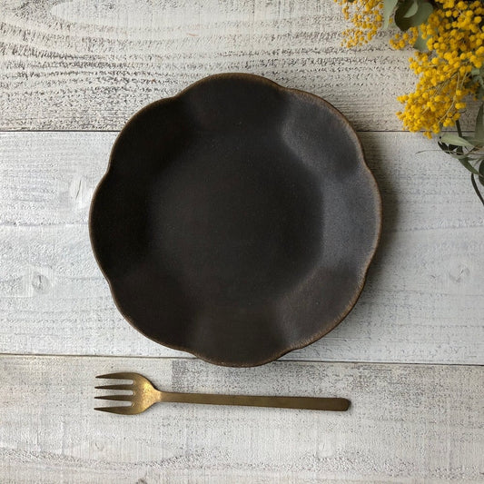Rust glaze rimmed flower plate, medium