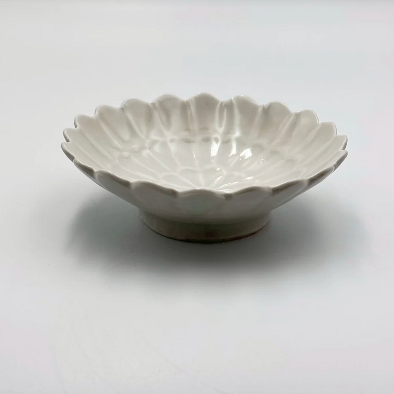 Gray-blue celadon Chrysanthemum 4-inch bowl