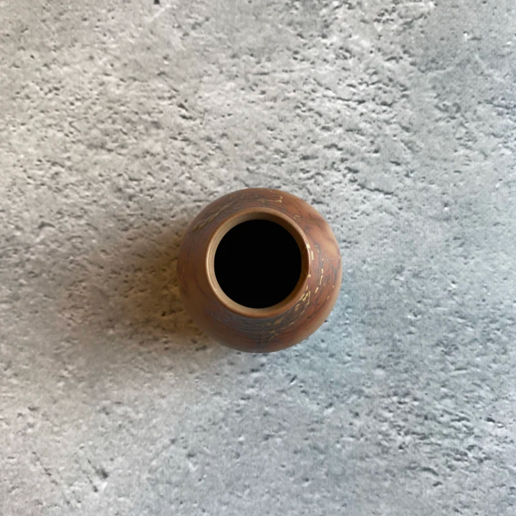 Seaweed-Glazed Vase