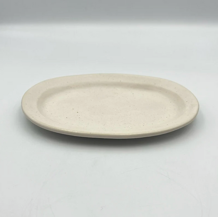 Oval Plate M, White No.2 — Okinawa. Handmade Okinawa ware from Japan.