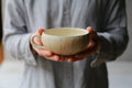 Vertical wire handle round soup cup