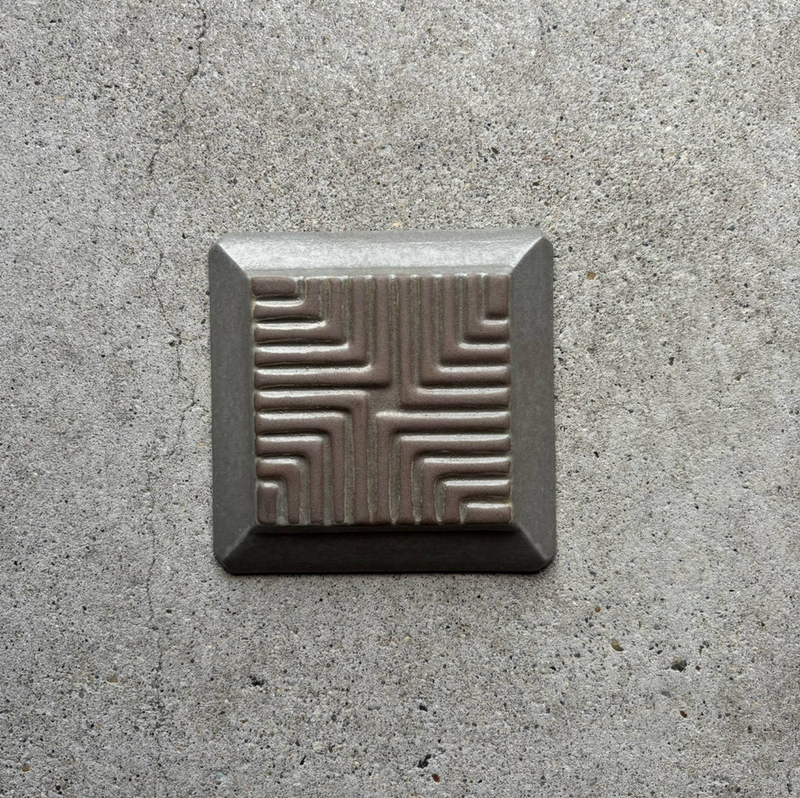 HIROMITSU TOBIMATSU Mountain Plate Square S Gray
