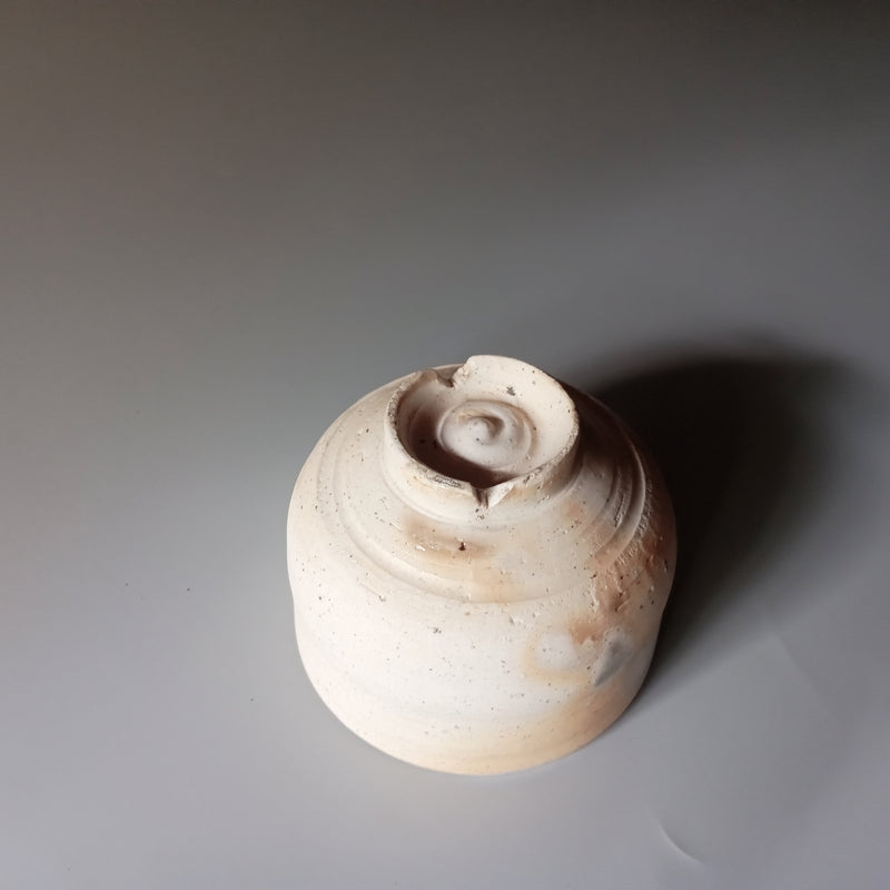 Japanese white plate from Bizen — Bizen ware