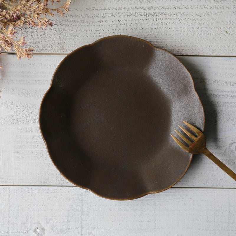 Rust glaze rimmed flower plate, medium
