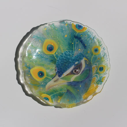 孔雀硝子丸皿　Peacock in a Golden Garden