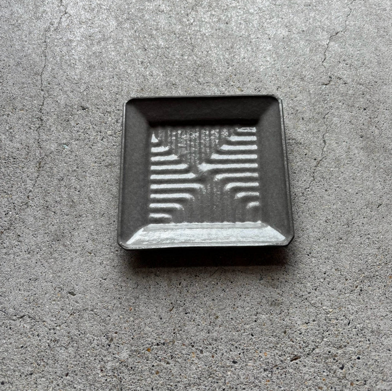 HIROMITSU TOBIMATSU Mountain Plate Square S Gray