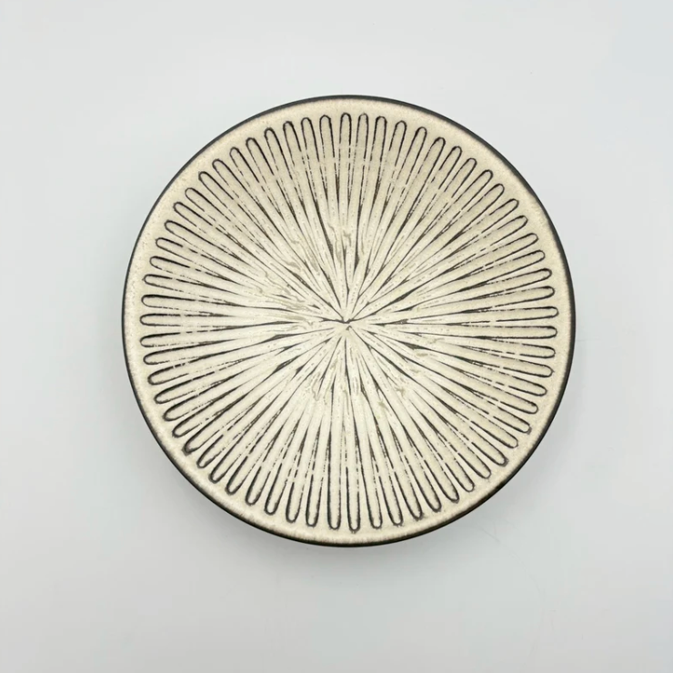 Hana Shinogi Plate, Medium, White