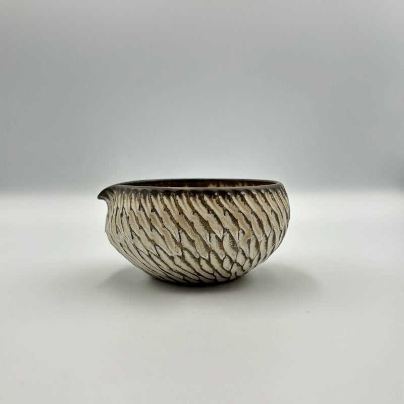 Shinogi Katakuchi (Spouted Bowl) - White