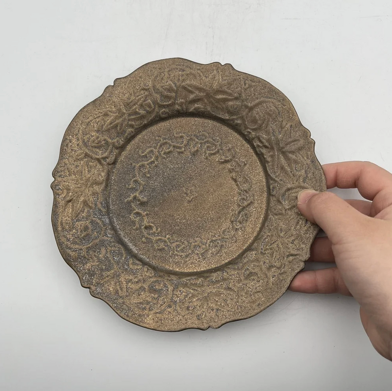 Bronze Glaze Arabesque Scalloped Plate
