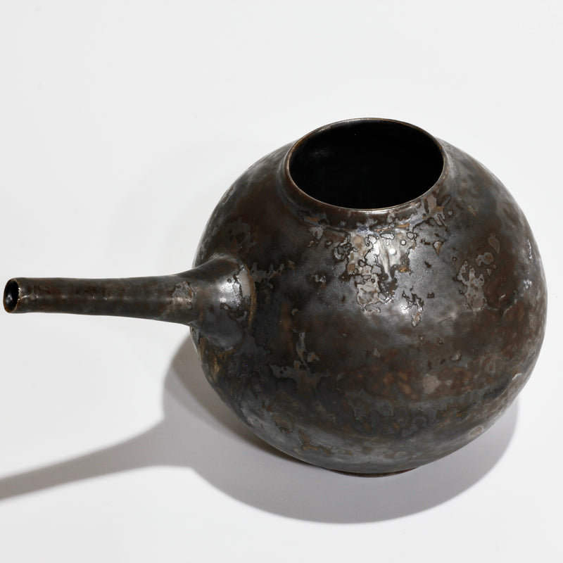 京都の黒い酒器。日本の手しごと