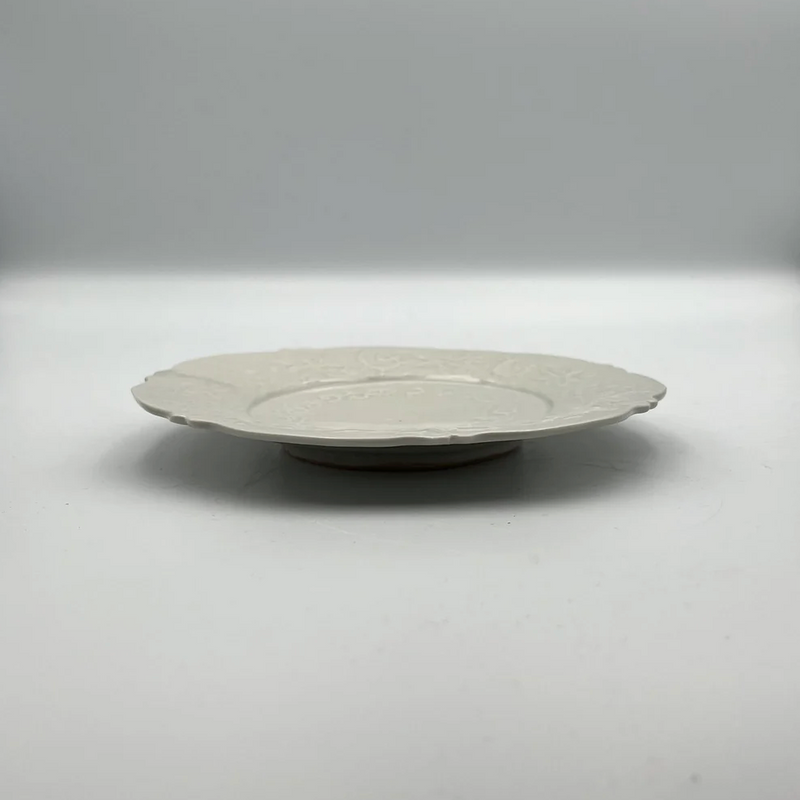 Celadon White Porcelain, Arabesque Flower-shaped Rimmed Plate