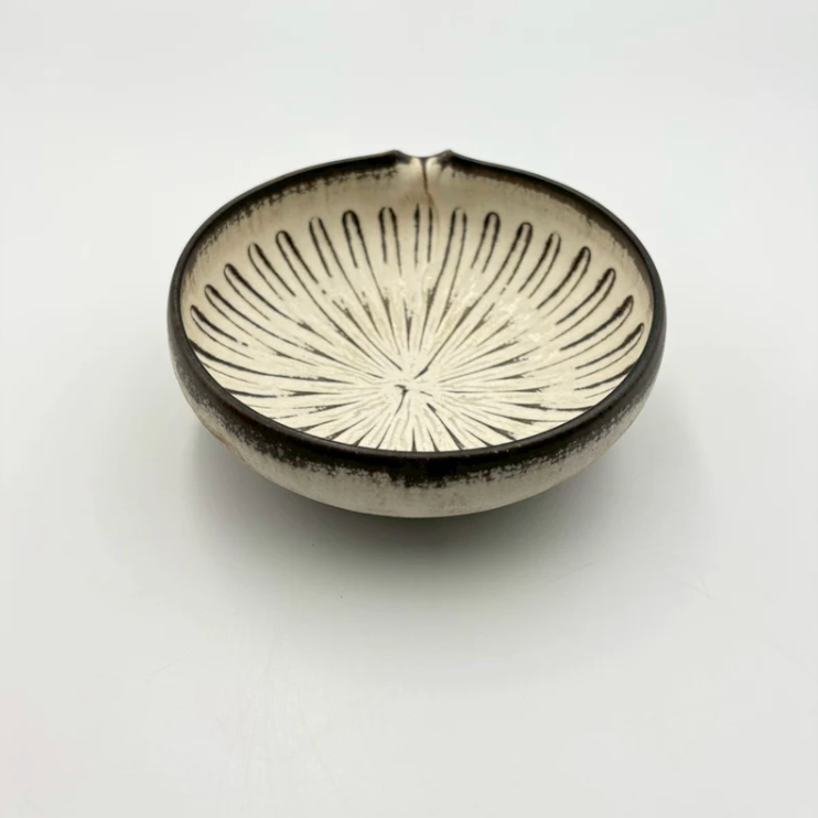 Hana Shinogi Katakuchi Bowl - White