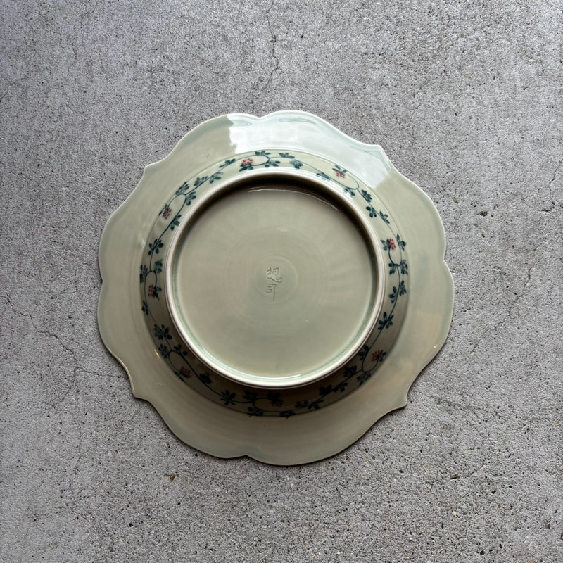 Nozberry 8-inch Rimmed Plate
