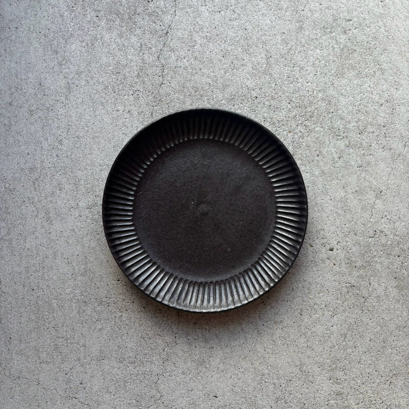 Black Matte Rim Shinogi Round Flat Plate, Large