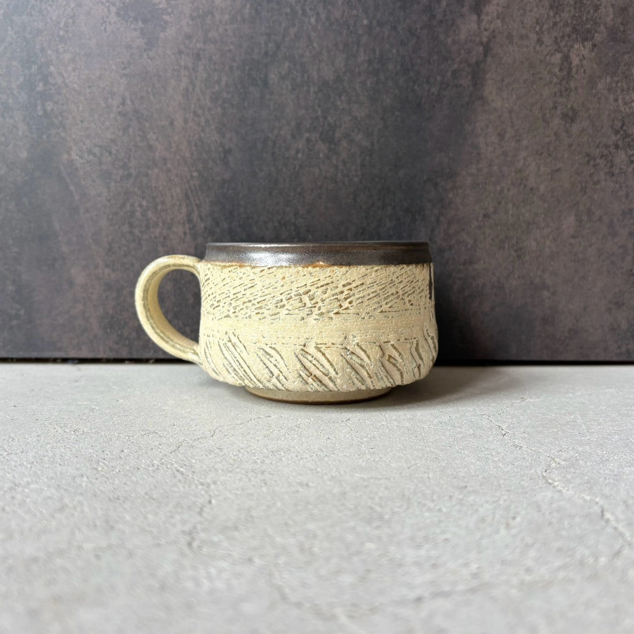 w-b/mug cup【5-2】｜川澄智一 笠間焼のマグカップ – Kyoto nokaze Global