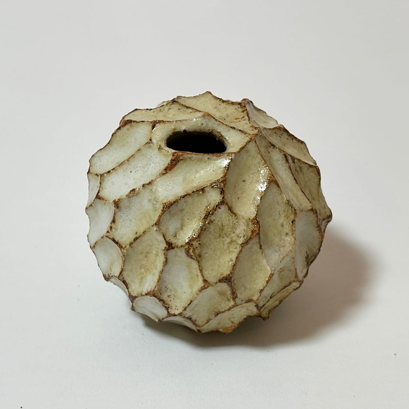 瀬戸で手づくりされた花器