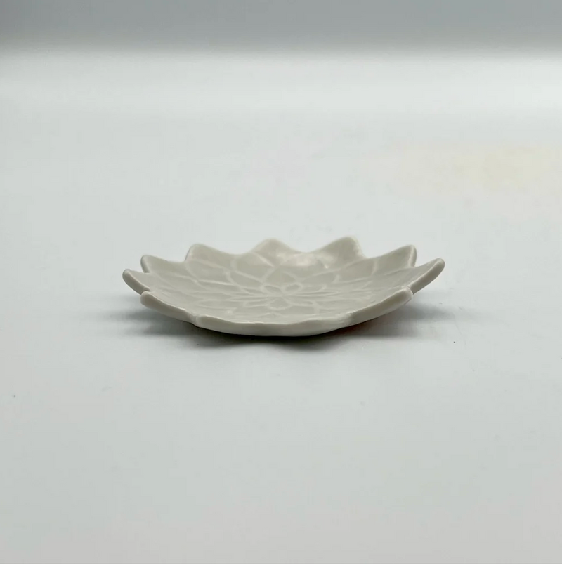 Ash-Blue Glaze Dahlia Bean Dish