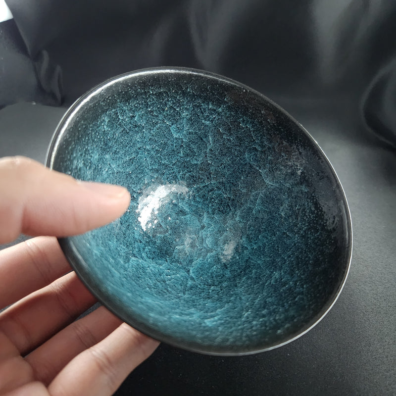 Ice-Crackle Rice Bowl, Medium — Bubble Blue, shipped worldwide from Kyoto