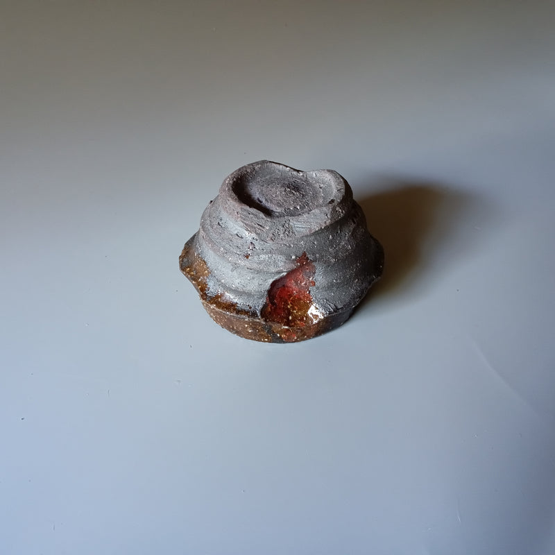 Japanese black sake cup from Bizen — Bizen ware
