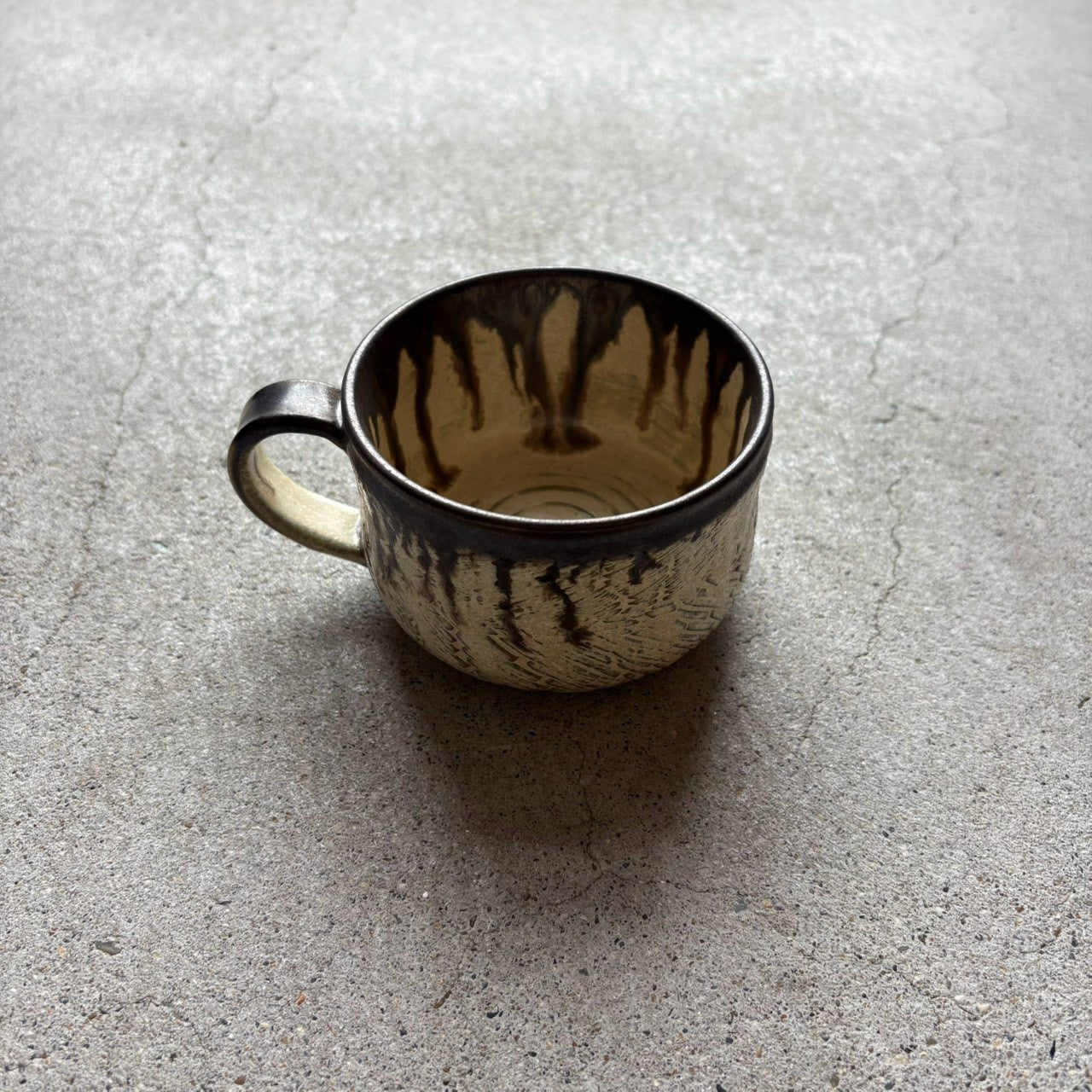 w-b/mug cup【5-1】｜川澄智一 笠間焼のマグカップ – Kyoto nokaze Global